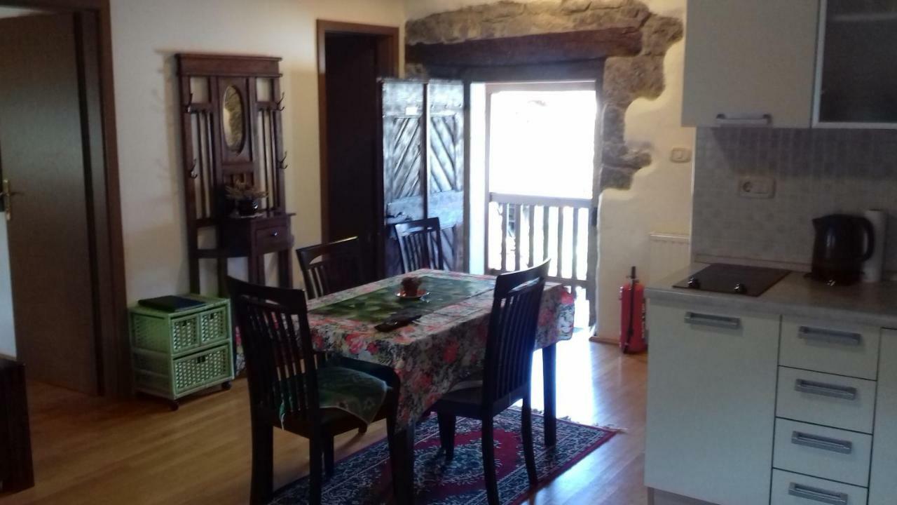 Apartmaji Pri Zivcovih Dutovlje Exterior photo